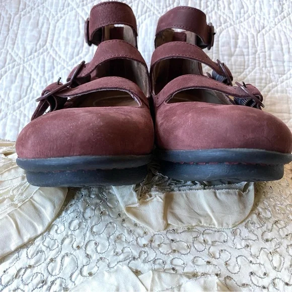 Dansko Red Burgundy Three Strap Wedge Heel Mary Jane High Heels Size 38 - Picture 15 of 16